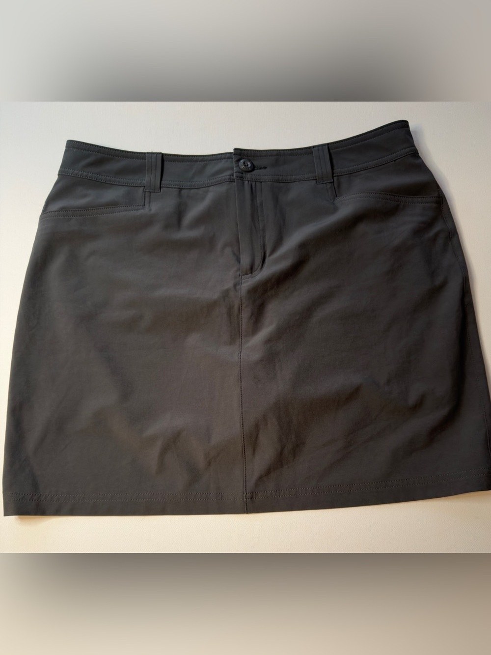 EUC Women's Eddie Bauer Golf Skort Gray Size 10 (E2)